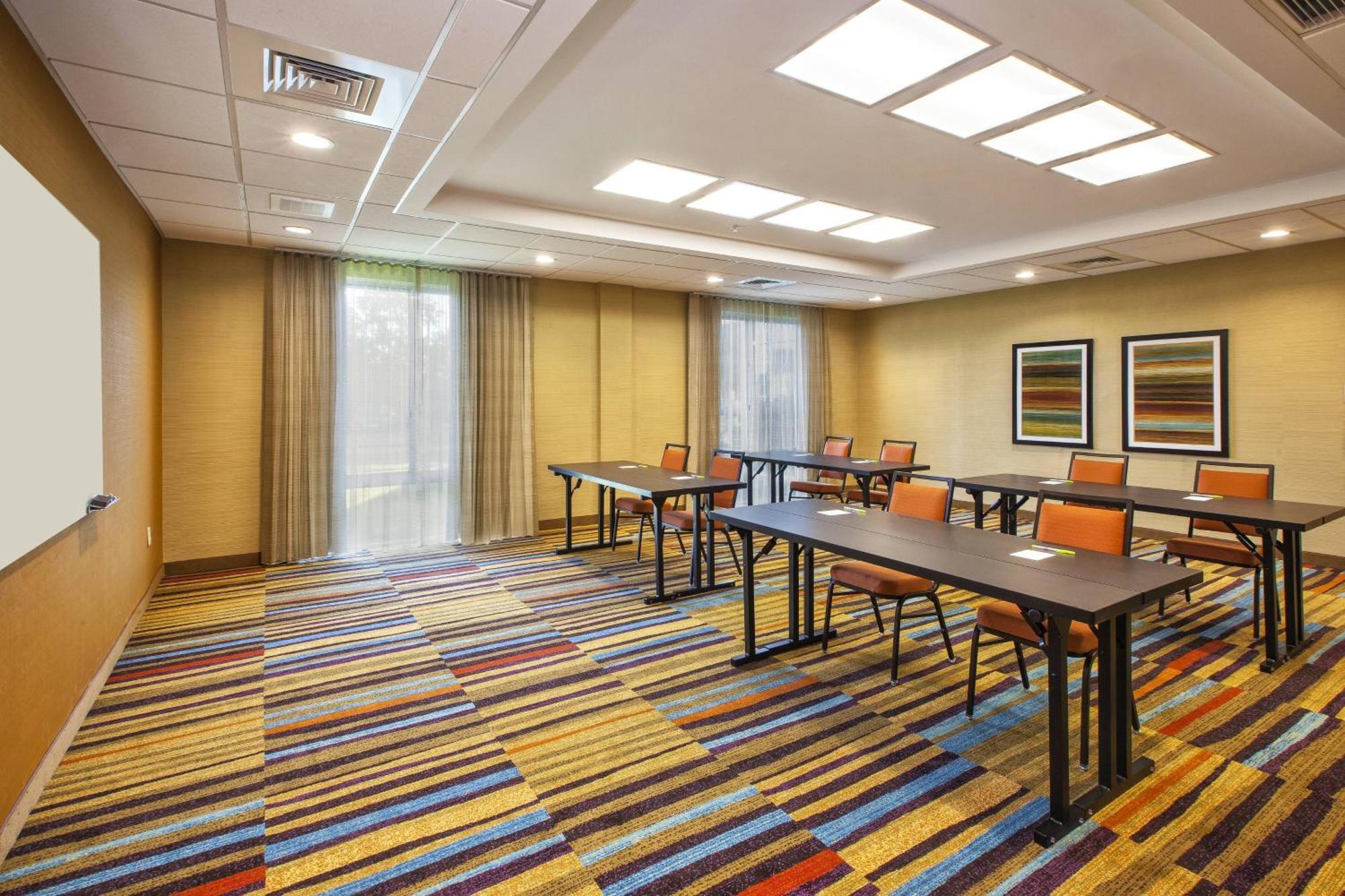 Hotel Fairfield & By Marriott Plattsburgh