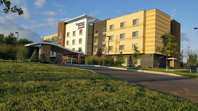 Hotel Fairfield & By Marriott 3*